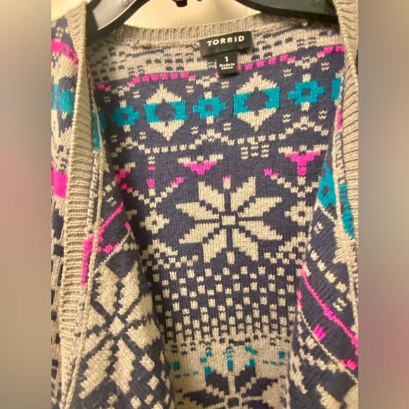 Torrid Snowflake Patterned Open Cardigan - Picture 2 of 5